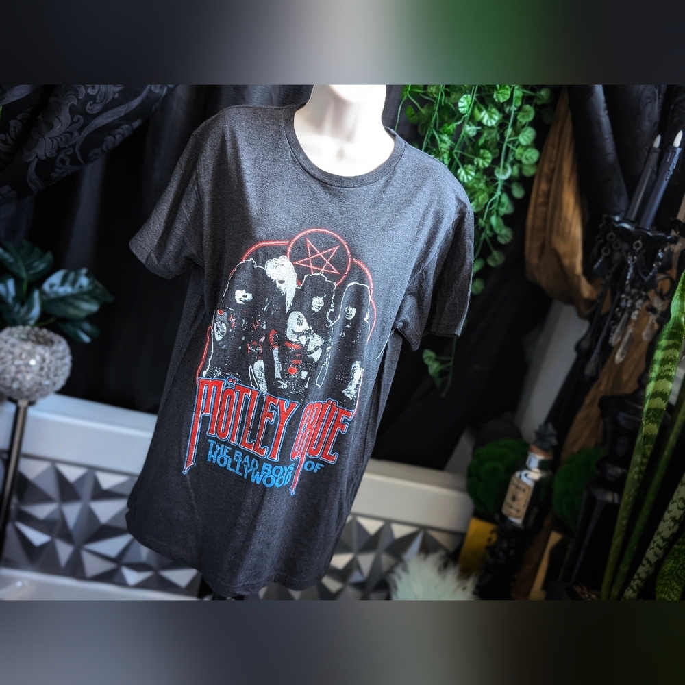Motley Crue Vintage Style Graphic Gray T-Shirt Rock And Roll Icons